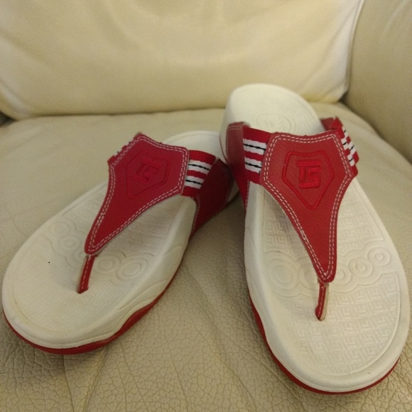 therashoe flip flops